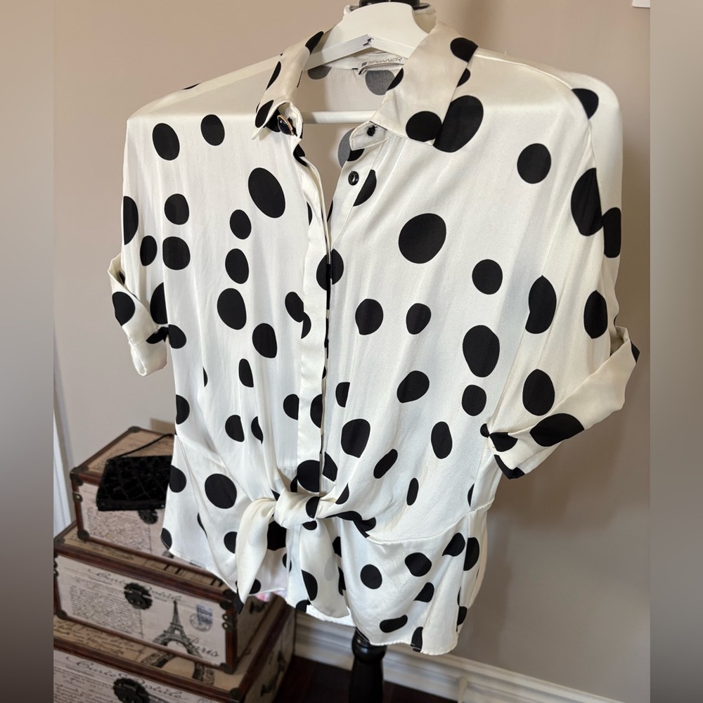 Spanner black and white polka dot blouse